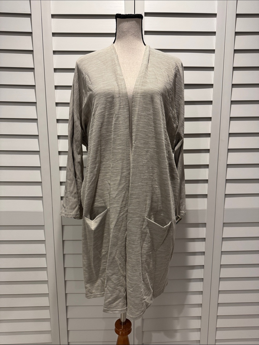 DONNI. Light Gray Open-Front Women's Robe with Pockets